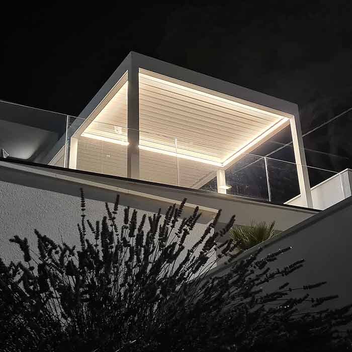 beleuchteter Wintergarten: LED streifen mit Profil für Pergola und Vordach
