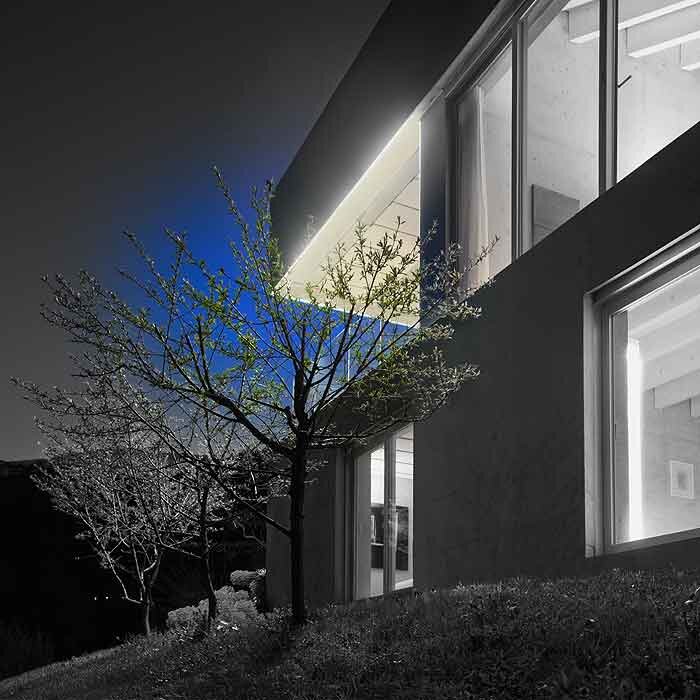 Ein Terrassendach ideal beleuchtet in der Ansicht mit Vordach LED 10W/1m 600Lumen 24VDC