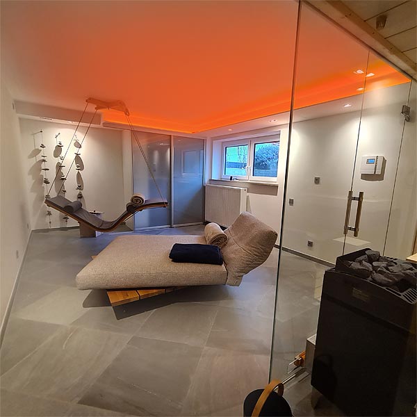 LED Strip für Wellness Beleuchtung im Eingangsbereich Amber und Warmweiss
