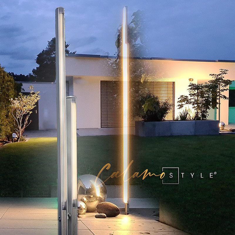 Designer Gartenlampe als Aussenlampe auf einer Terrasse montiert